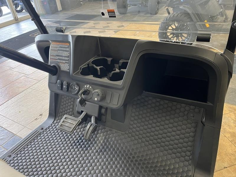 2024 e z go freedom rxv elite lithium | bright white | 4 passenger zero maintenance sale!