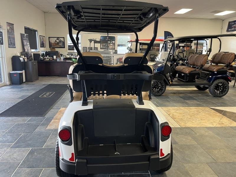 2024 e z go freedom rxv elite lithium | bright white | zero maintenance electric sale!