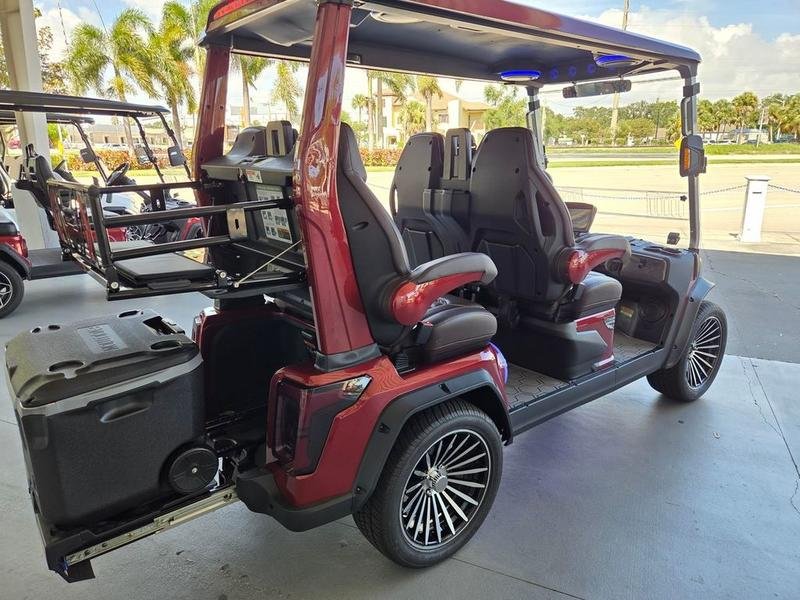 2025 evolution d max gt4 mineral white | 4 seater with 24 speaker sound