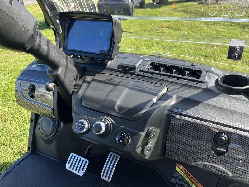 2025 evolution d5 maverick 4 plus arctic gray | cart with carplay 2025 evolution d5 maverick 4 plus arctic gray | cart with carplay