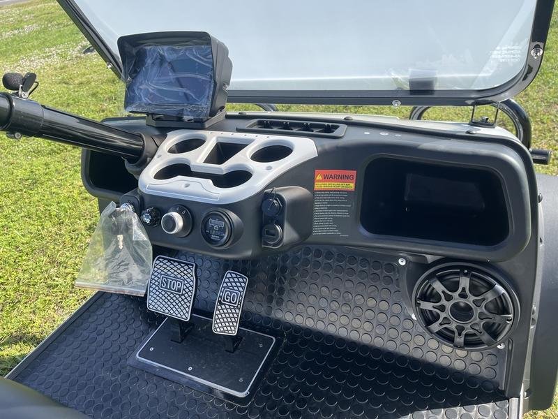2025 evolution forester 6 plus pearl white | 6 seater lifted golf cart 2025 evolution forester 6 plus pearl white | 6 seater lifted golf cart