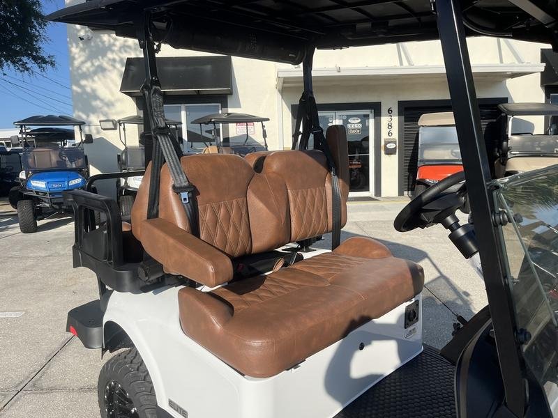 2026 e z go freedom rxv elite lithium | bright white | zero maintenance electric sale!