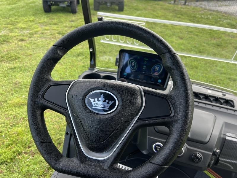 2025 evolution d5 maverick 6 plus black sapphire | 6 seater with carplay 2025 evolution d5 maverick 6 plus black sapphire | 6 seater with carplay