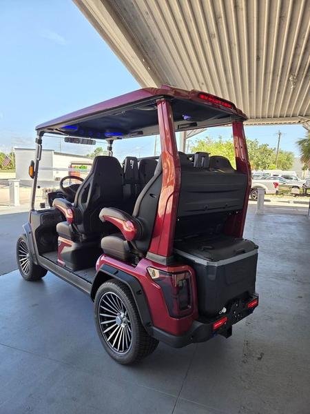 2025 evolution d max gt4 mineral white | 4 seater with 24 speaker sound